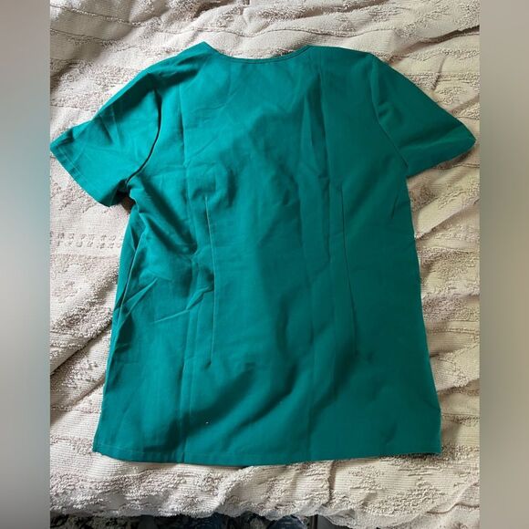 Figs technical collection V-Neck Scrub Top - Picture 2 of 4